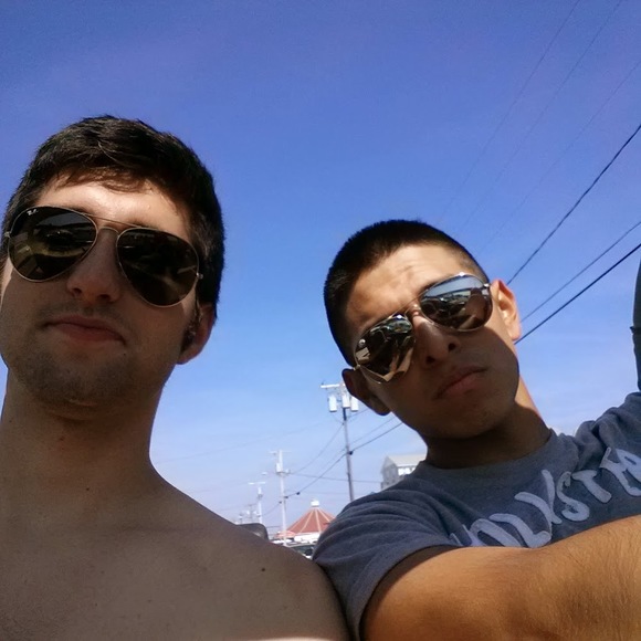 Meet your Posher, Sergio - Picture 1 of 1